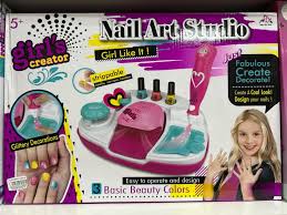 Girl's Nail Art Studio